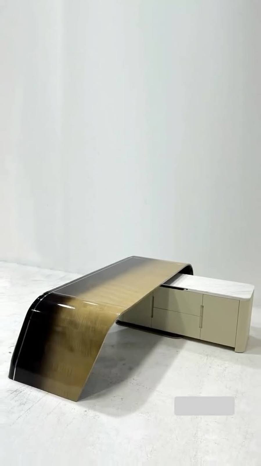 Gradient Curved Desk