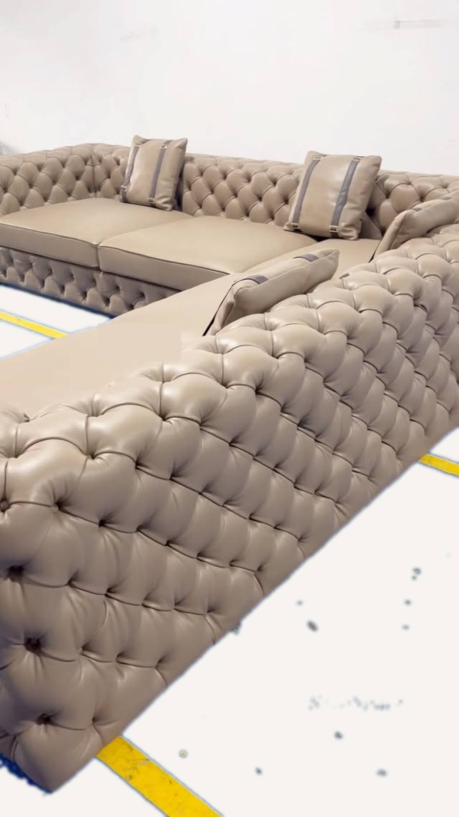 Timeless tufted leather sofa Handcrafted button